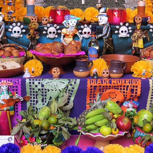 How to Build a Traditional Día de los Muertos Altar